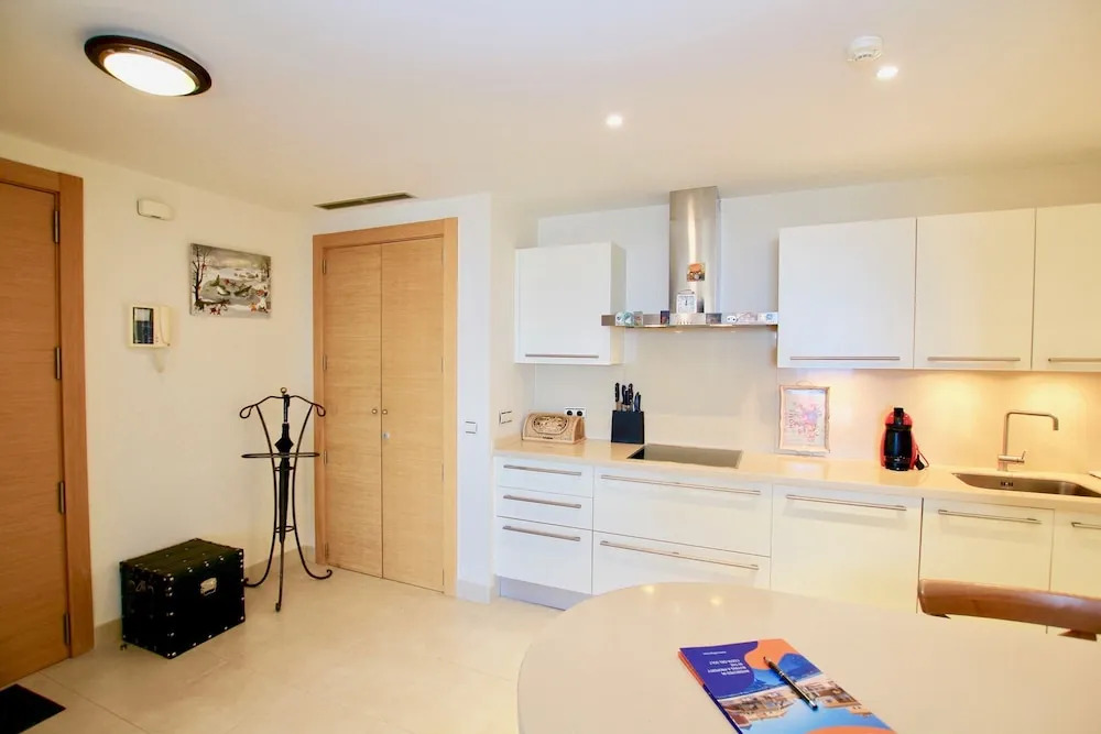 Samara 2 - Ultimate Seaview Apartment in Samara Resort, Heated Pool