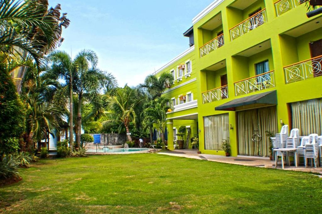 Hotel Camila 2