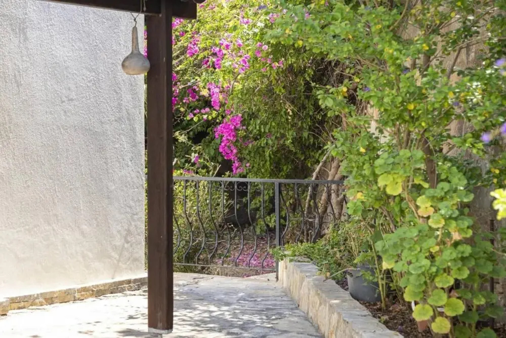 2 BR House With Garden in the Heart of Yalikavak