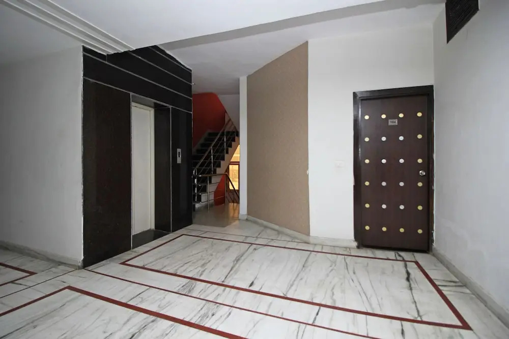 City Hotel and Suites Agra