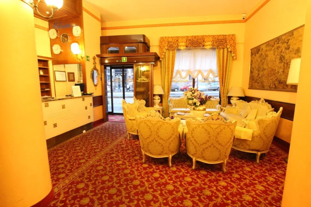 Mokinba Hotels King