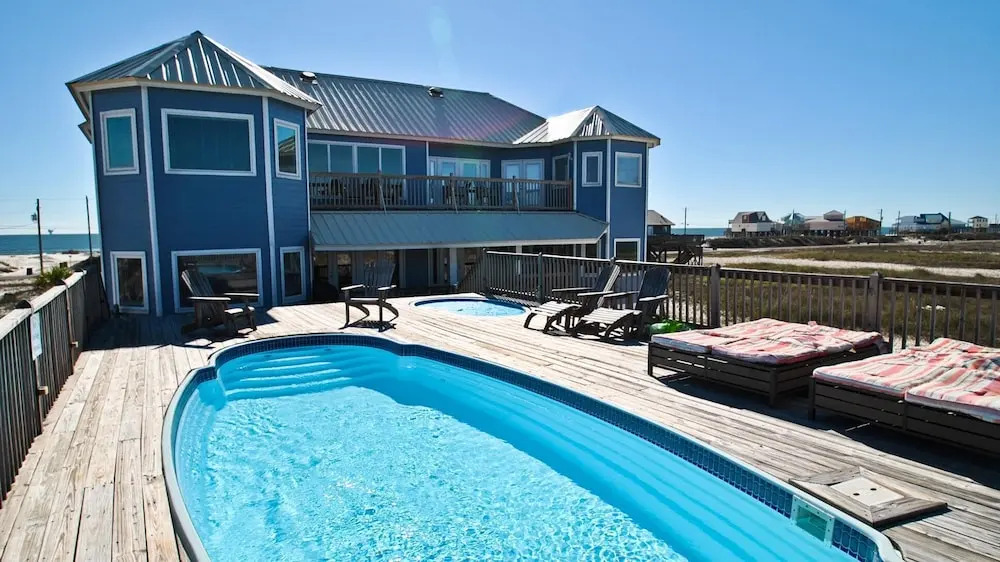 Tidal Wave - 2636 Bienville