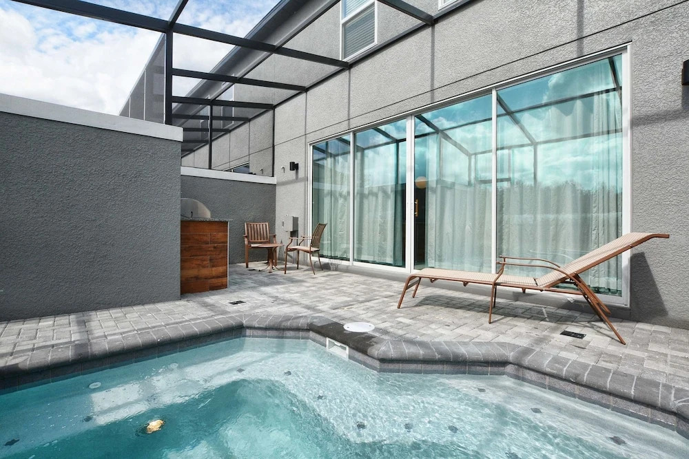 Le Reve 4 Bedroom Townhome w Splashpool - 1203LR
