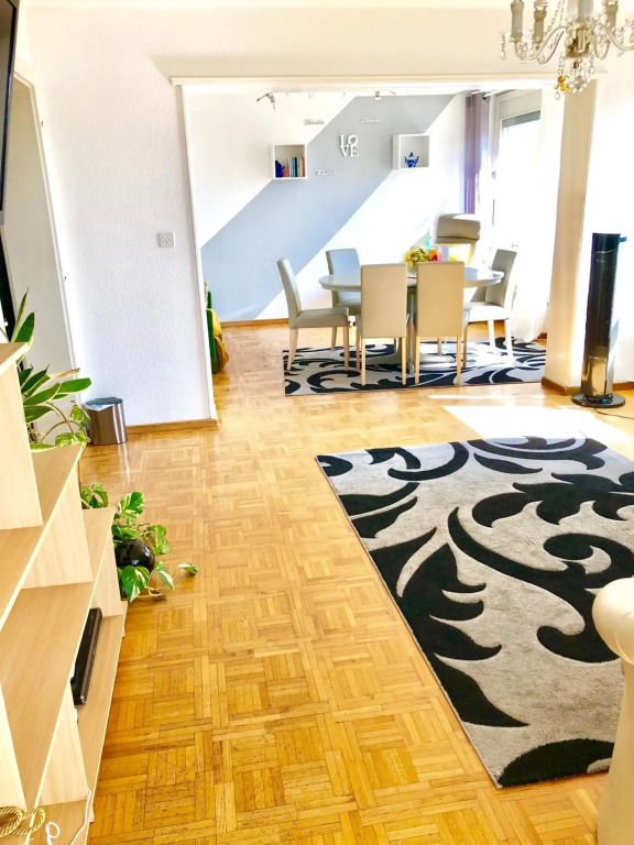 Lake & Mountain View Apartment I 27