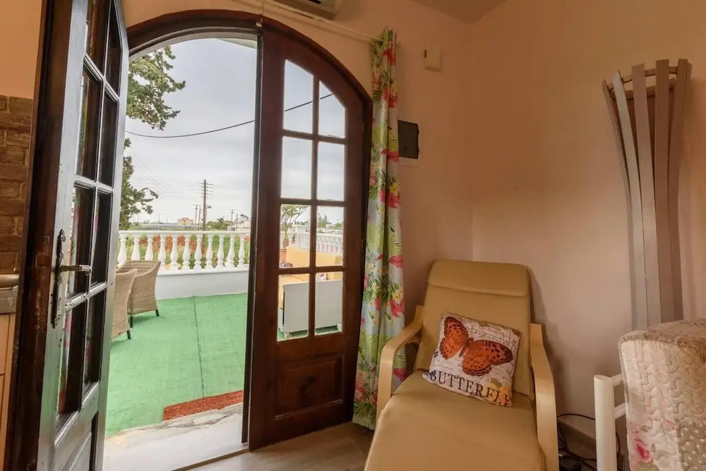 Bungalow Next TO THE Beach IN Malia
