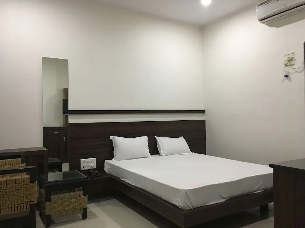 Hotel Paras