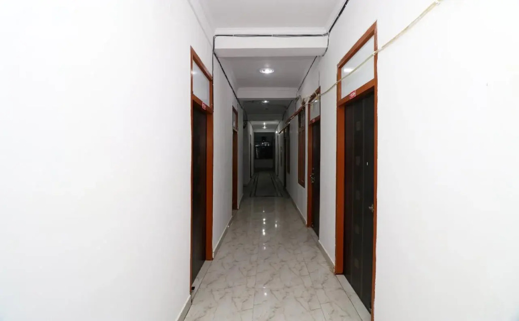 Oyo 18395 Star Palace