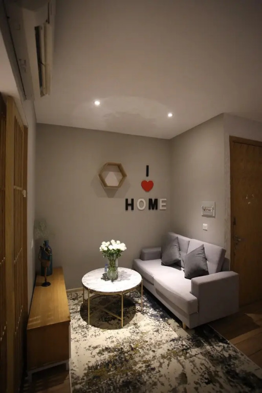 City House Apartment - Sunshine Residence