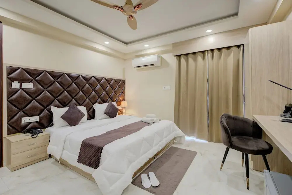 The Paras Studio Serviced Apartments