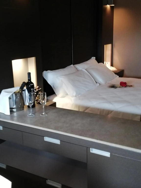 Wall Art Hotel & Residence