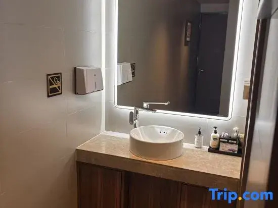 Homeinn Plus (Beijing Shangdi Anningzhuang Qinghe High-speed Railway Station)