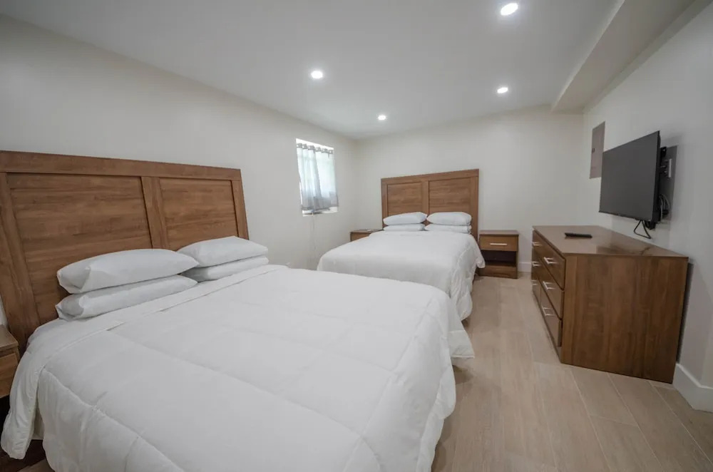 Seaport Inn