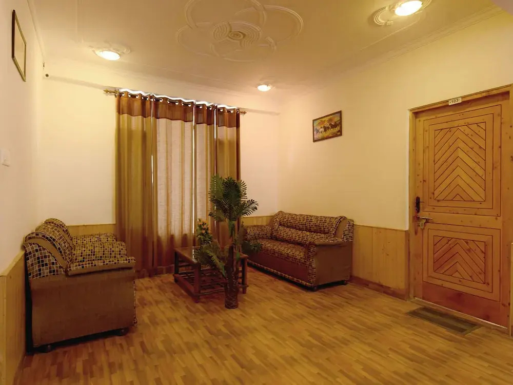 OYO 18555 Yogesh Cottage Manali