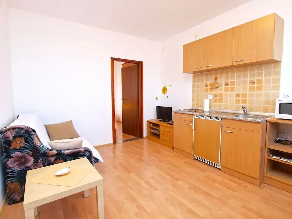 Apartment 990