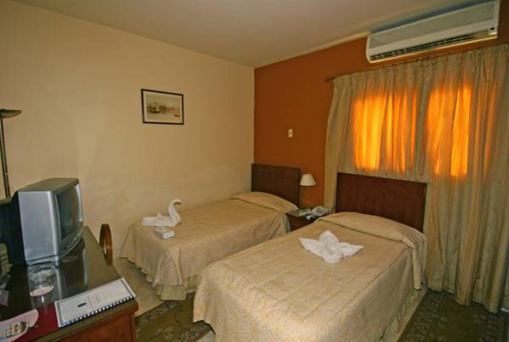 Golden Carven Hotel