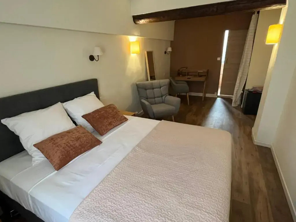 Le Clos dOrange - Hotel & ville de Provence