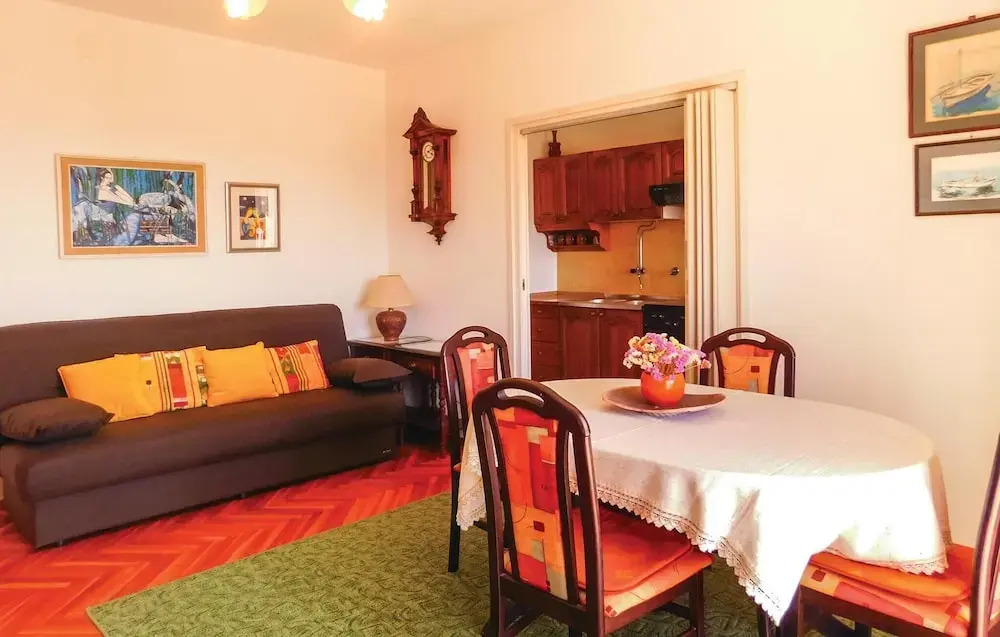 Stunning Home in Hvar With Wifi and 2 Bedrooms