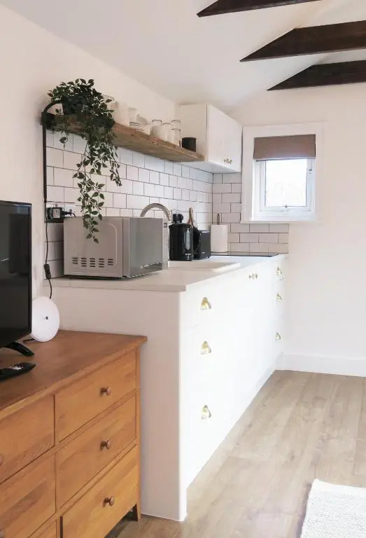 The Annexe - Private, Self-Contained with Parking (Adults Only)