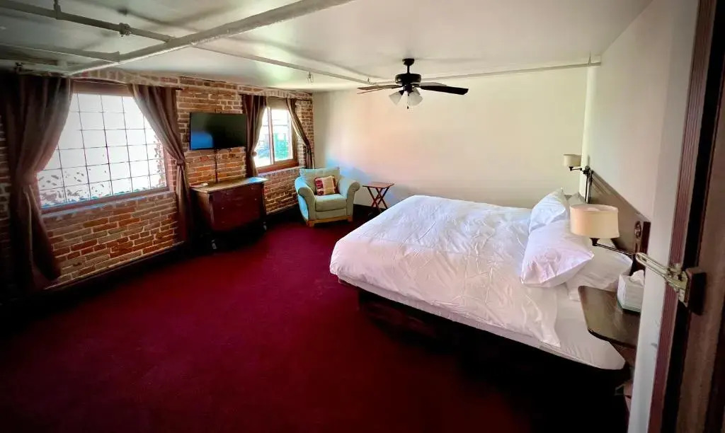 The Monarch Hotel