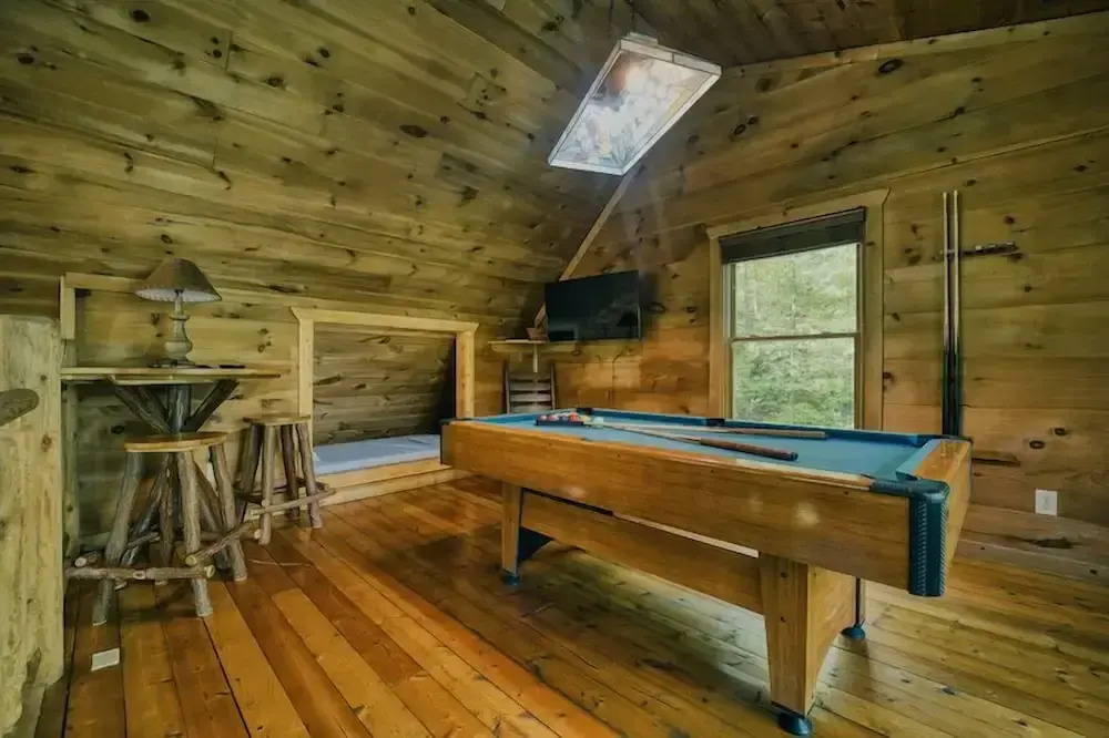 Cabin in Nature w/ Hot Tub & Games!