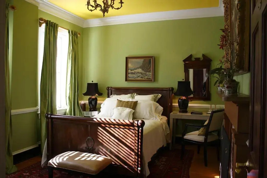 Inn at Court Square