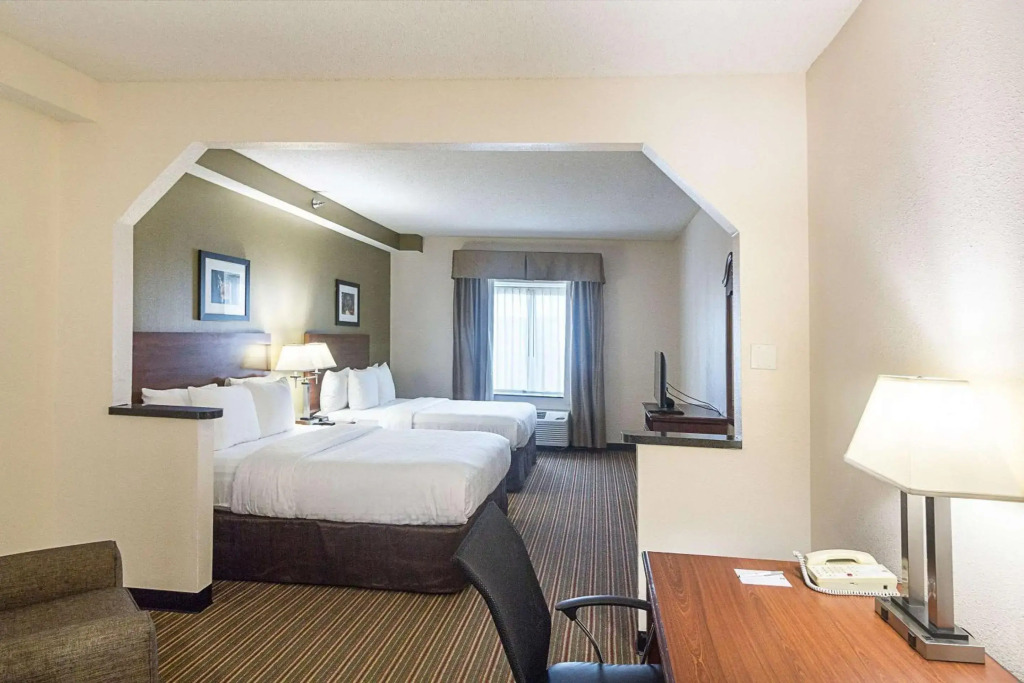 Quality Inn & Suites West Chase