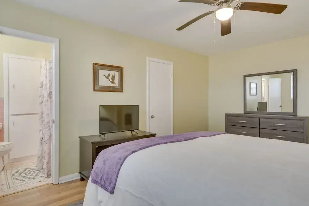 5 Mi to City Park: New Orleans Area Home