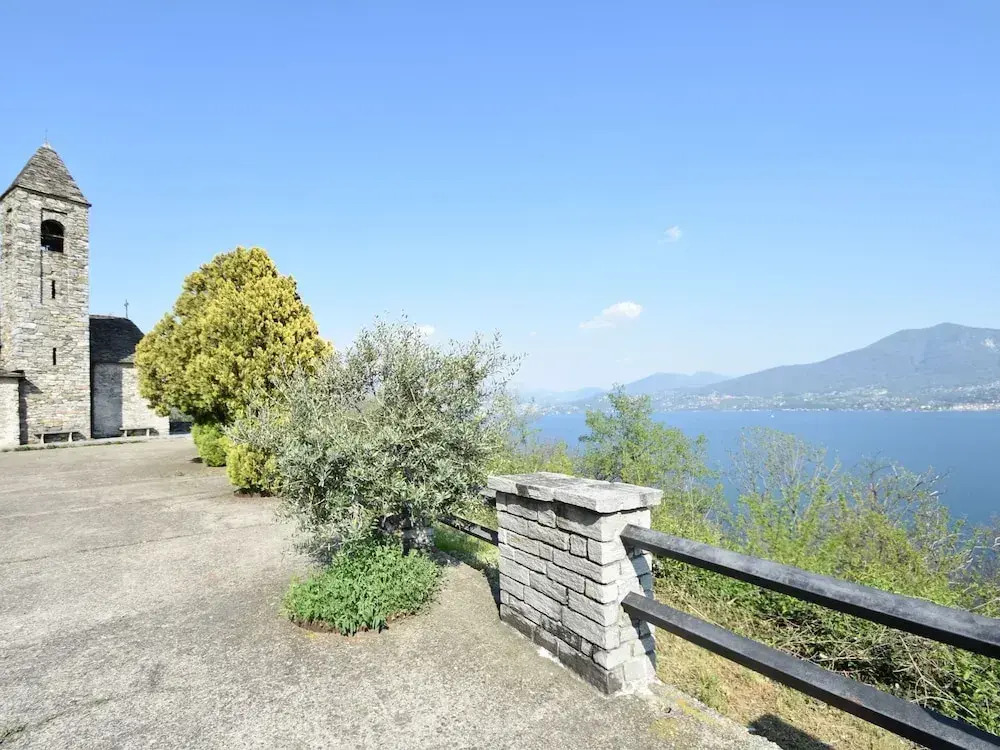 Villa in Ghiffa with Lake Maggiore Views