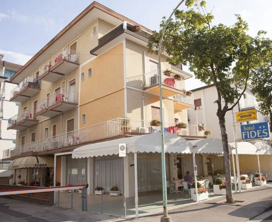 Hotel Fides