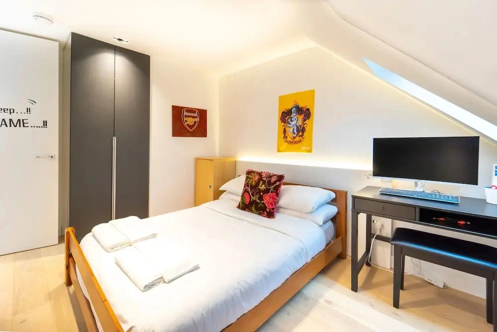 Modern Duplex in Ealing Common