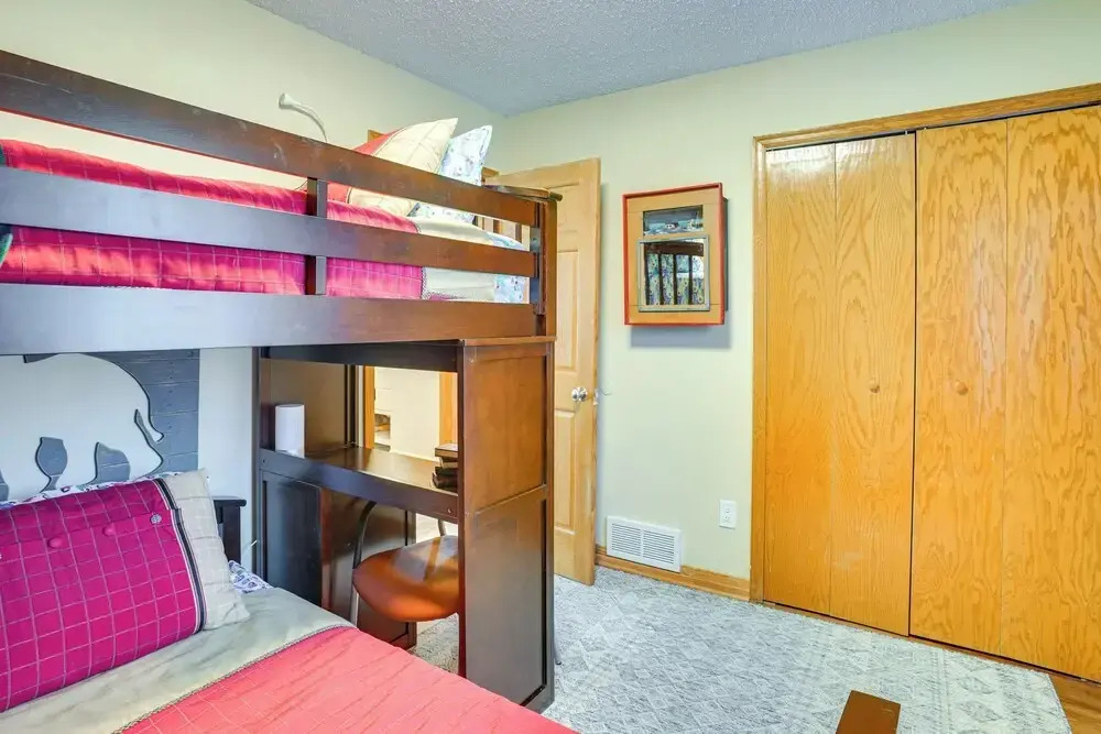 Charming Savage Home w/ Yard: 18 Mi to Minneapolis