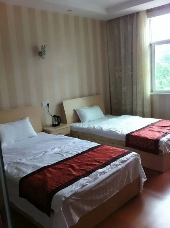 Yixing Xinlong Inn