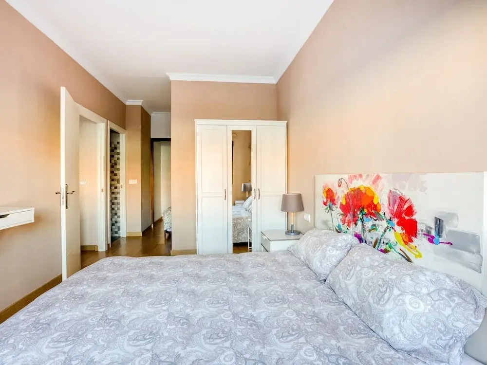 Snug Apartment in Sevilla near Plaza del Cabildo