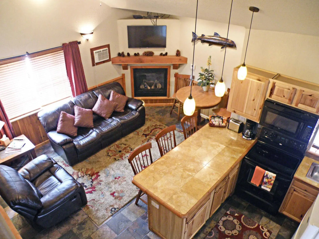 The Lodge at Detroit Lake
