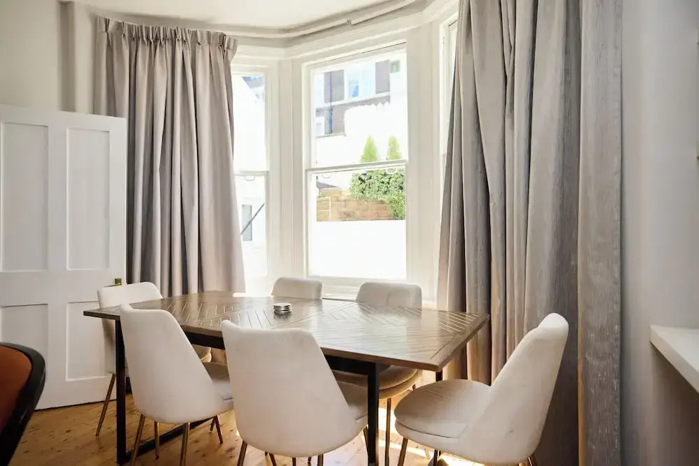 The West Kensington Hideout - Cozy 2bdr Flat With Garden