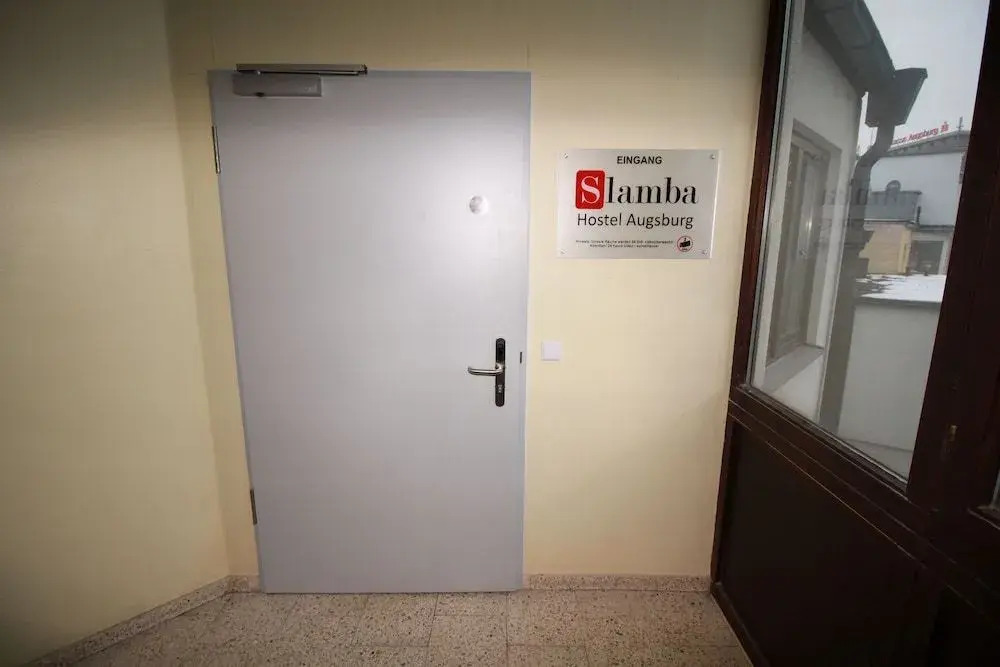 Slamba Hostel