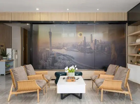 LOCALS HOTELS (Guangzhou East Railway Station Linhexi Metro Station Branch)