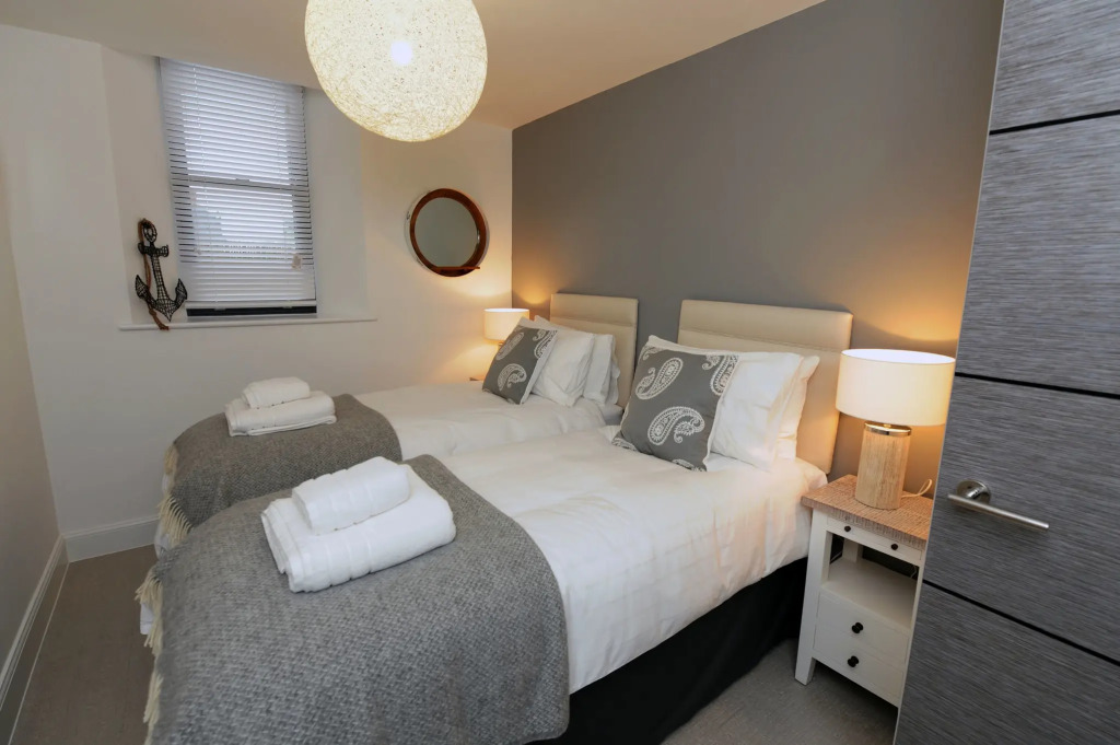 Apartment 2 Waterstone House - Luxury Sea View Apartment