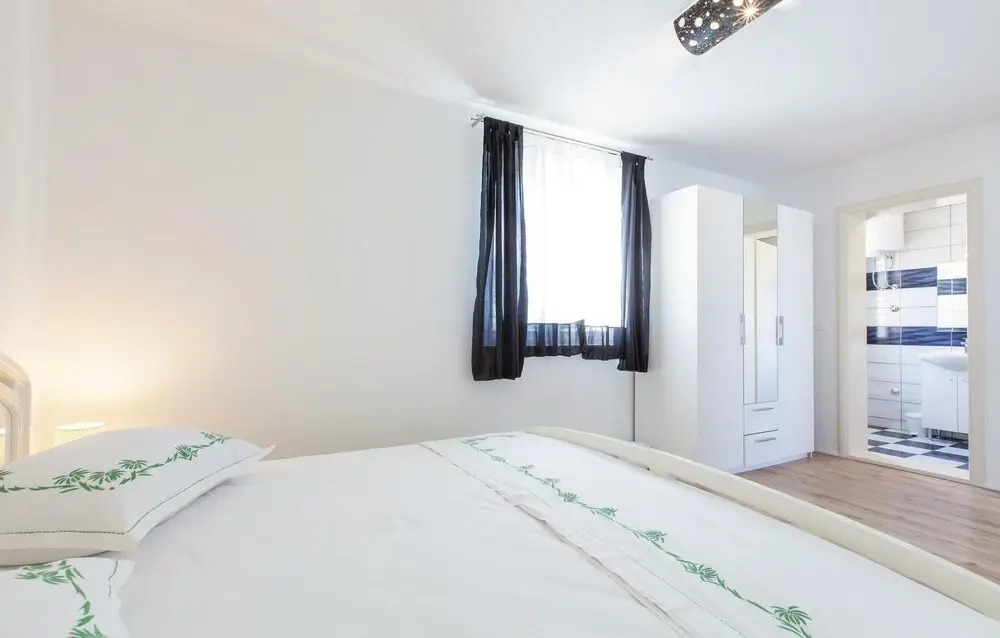 Beautiful Home in Kastel Stafilic With Wifi and 7 Bedrooms