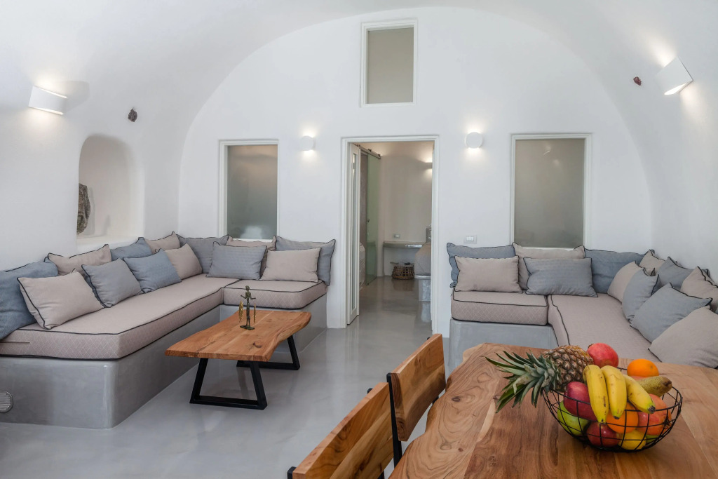 Antrum Cave Villa