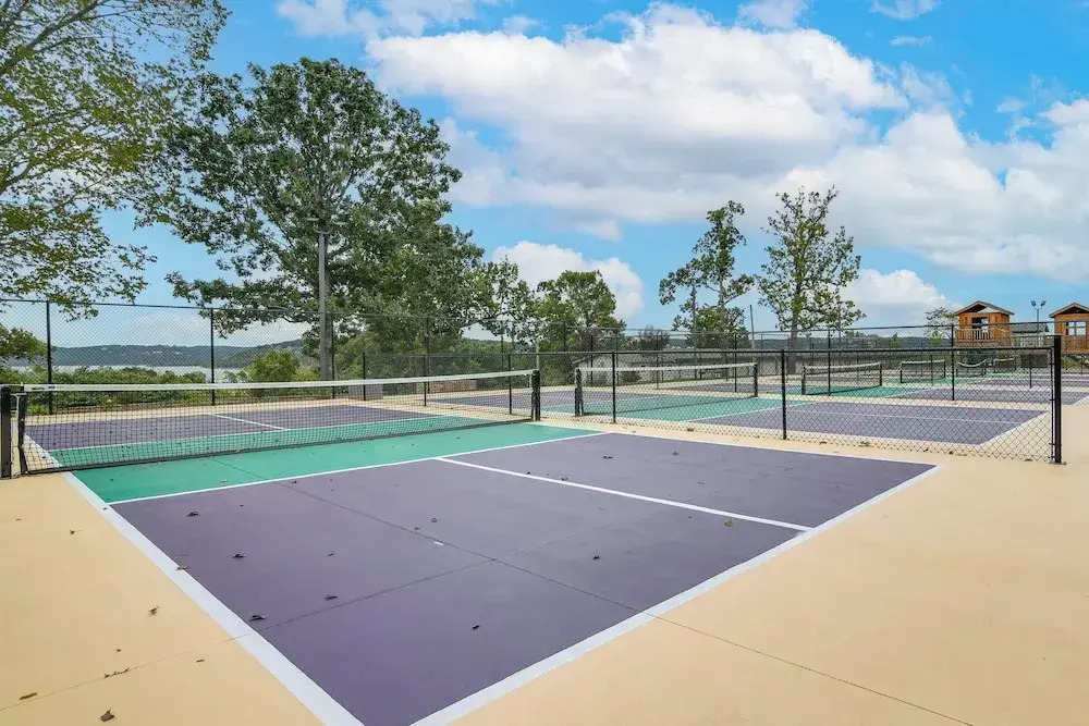 Table Rock Lake Retreat: Steps to Water & Pools