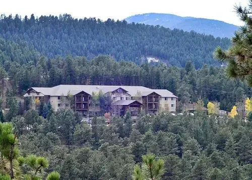 Quality Suites at Evergreen Parkway