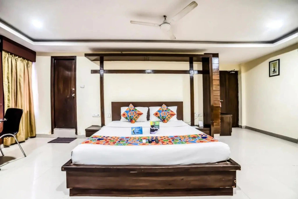 OYO 6648 Hotel Royal Residency