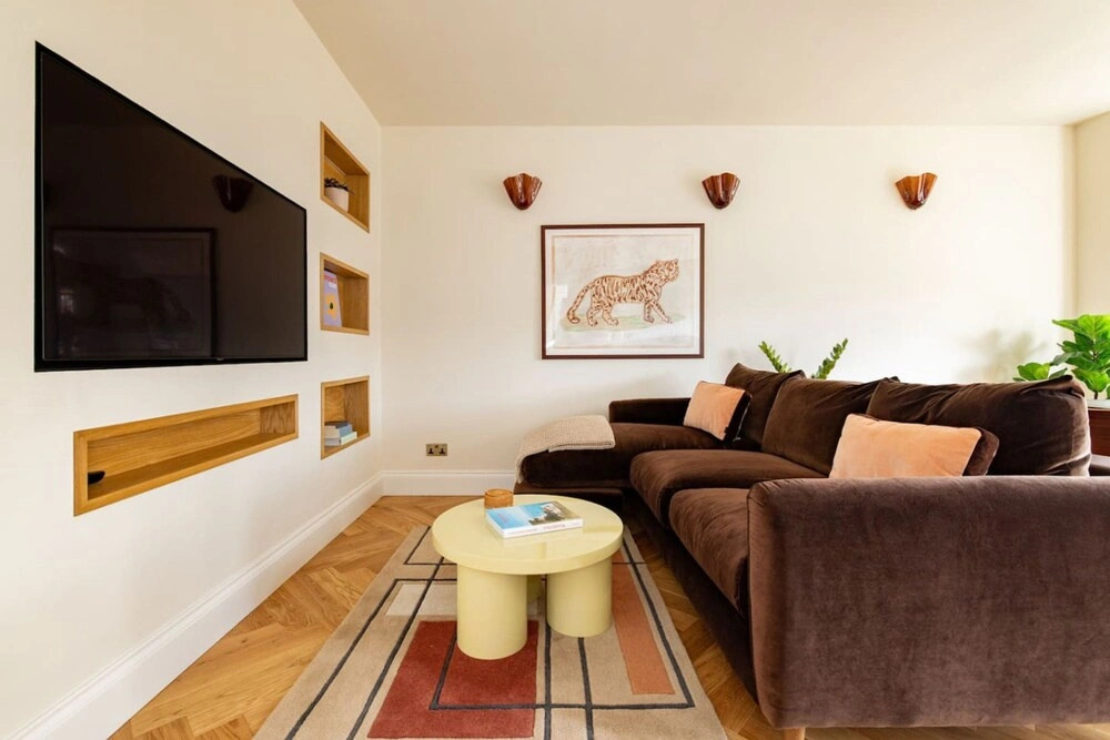 The Queensway 1 Bedroom Apartment