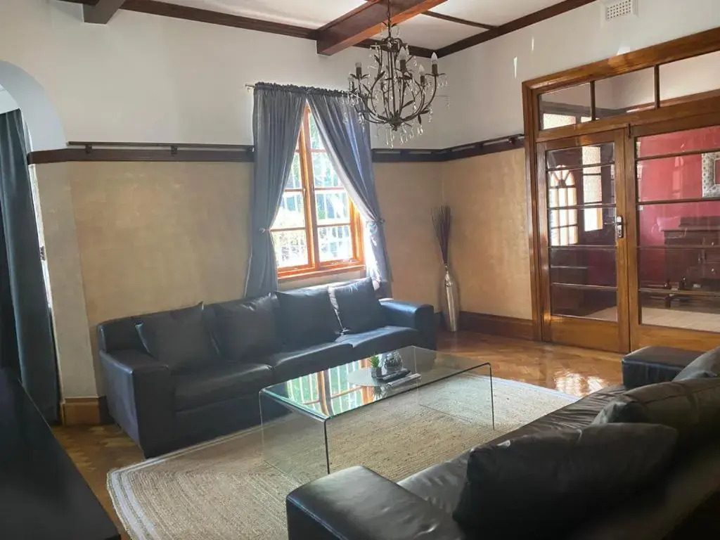 145 8th avenue highlands north Johannesberg