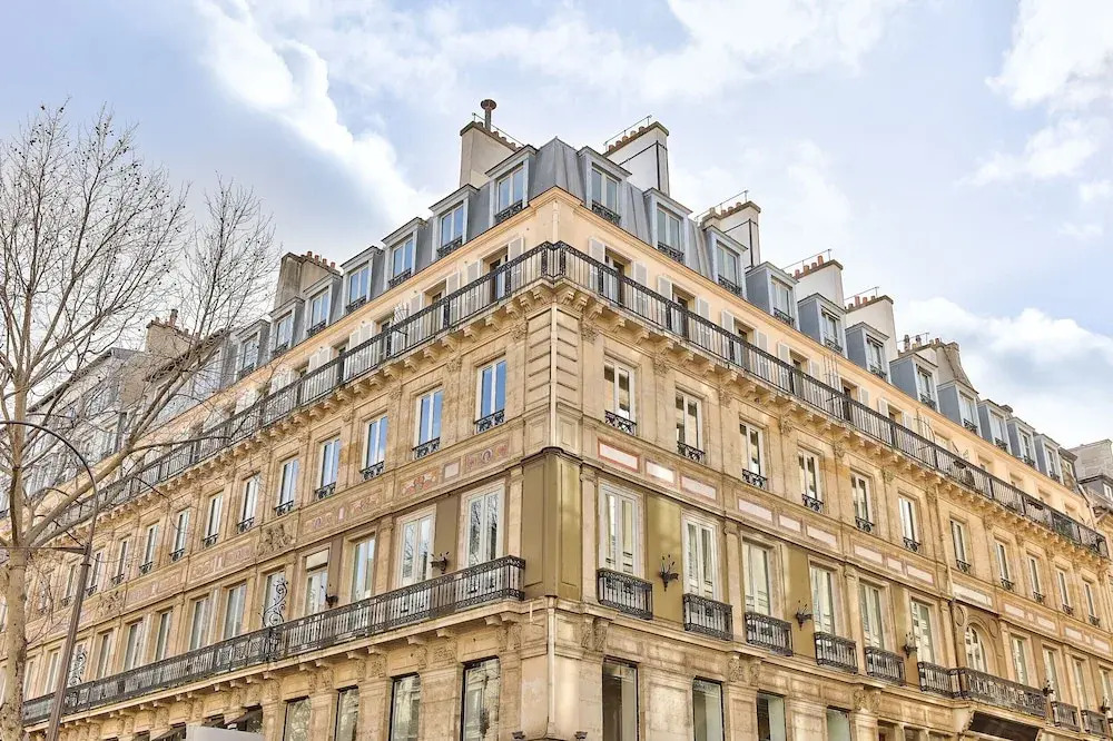 105 - Urban Haussmann Opera