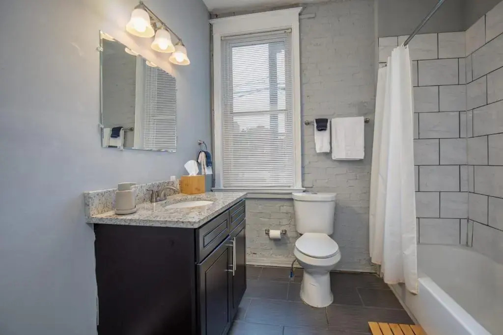 Spacious CWE 3BR near BJC by Zencity