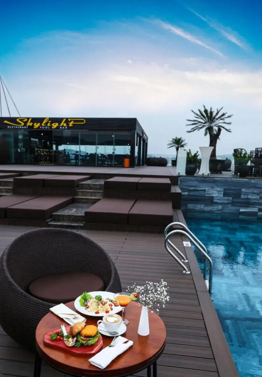 Central Luxury Hạ Long Hotel
