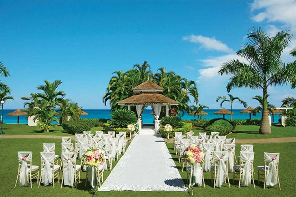 Sunset Beach Resort Spa and Waterpark All-Inclusive