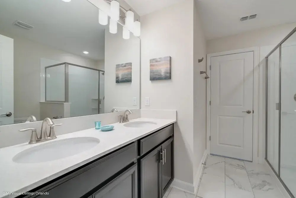 9 Bdrm5 Bathchampions Gate
